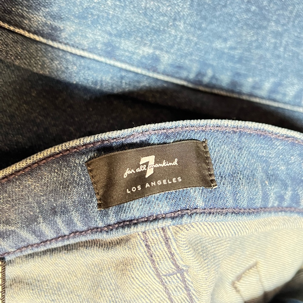 7 For All Mankind: Women’s Blue Jeans side white stripe. - Picture 7 of 11